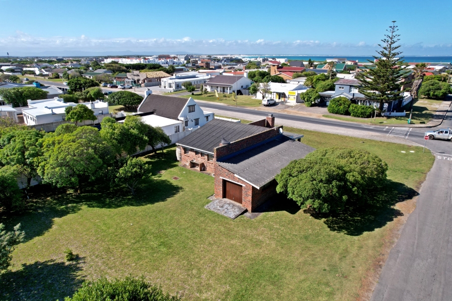 4 Bedroom Property for Sale in Struisbaai Western Cape